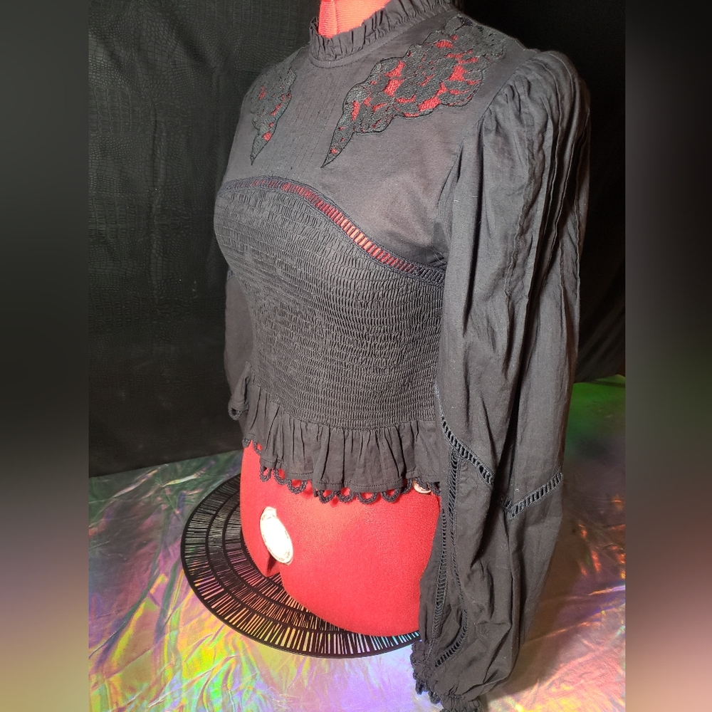 FARM Rio Black Lace Smocked Blouse - Picture 3 of 5